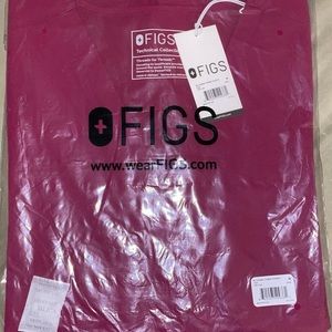 NWT Casma- Three-Pocket Scrub Top
M / Dark Magenta